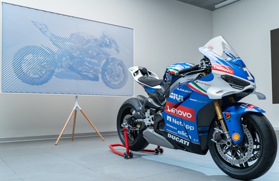 Ducati-Panigale-V4-Tricolore-Andrea-Crespi-25-rv.jpg