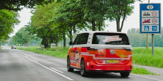 Volkswagen-Oranje_Comedy-Buzz-24-grens.jpg