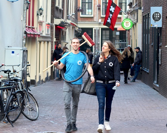 Amsterdam untourist schat zoeken